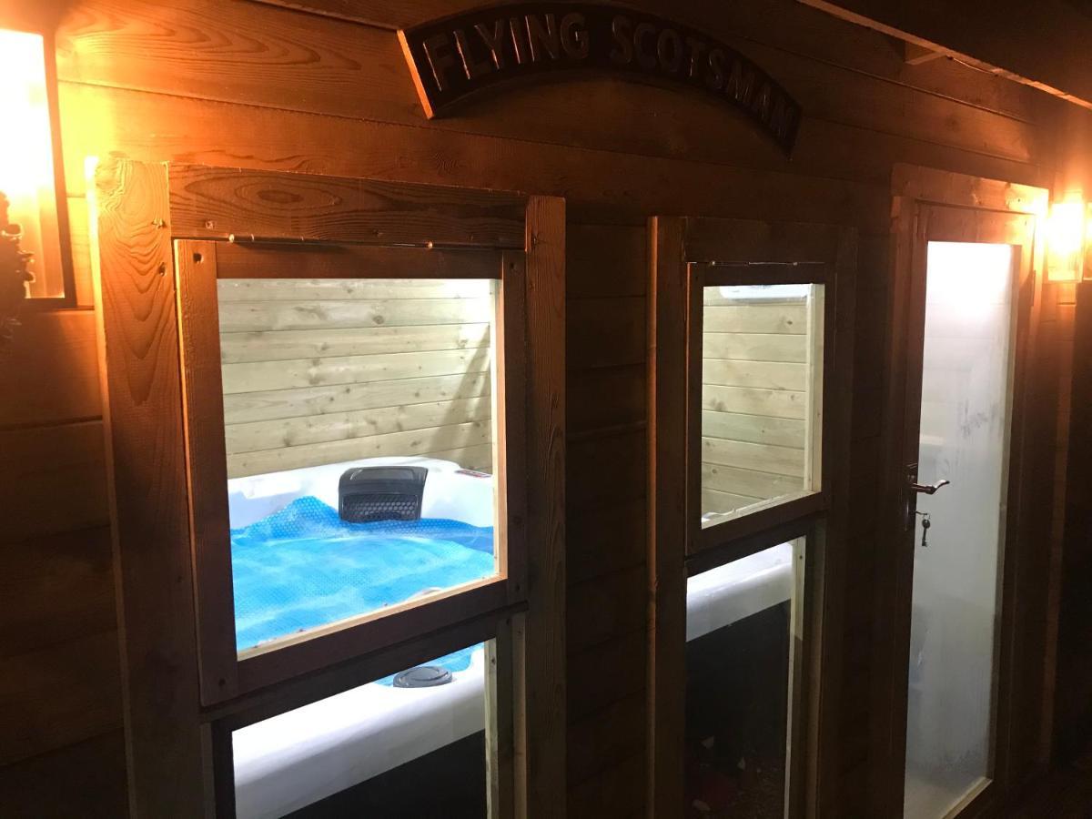 Hot Tub Hide Away Near Alton Towers Staffordshire Hotel Cheddleton Ngoại thất bức ảnh